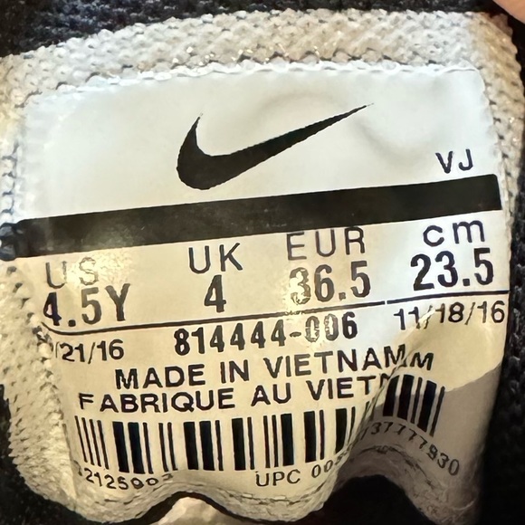 Nike Air Max Thea Grade School Youth Boy 4.5Y Black White Running Shoes - Picture 7 of 11